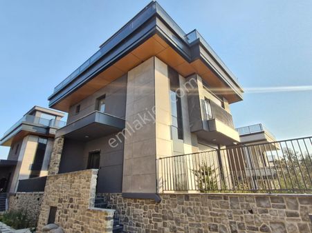 Pelitköy Sahilde Ultra Lüx 5+1 Triplex Villalar