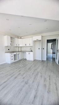 Kuşadası Davutlar Mahallesinde Satılık 2+1 Daire