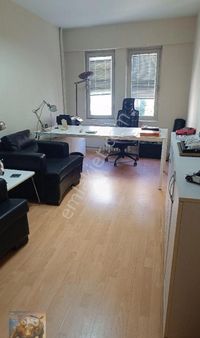 Boğa Gayrimenkul Kadıköy Çarşı'da Kiralık Ofis . Merkezi Lokasyon , 22 M2