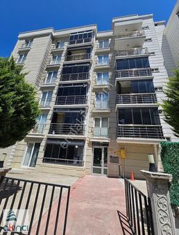 Körfez Tranway Durağına Yakın Eşyalı-kiracılı 1+1 Daire