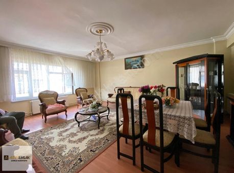 Reşadiye Mah. Atatürk Meydanında Geniş 3+1 Satılık Daire