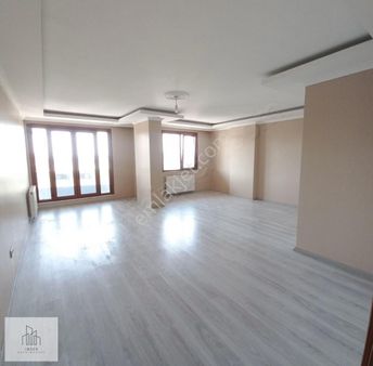 Emsalsiz Güzeltepe Merkezde Site İçinde 2 + 1 Daire