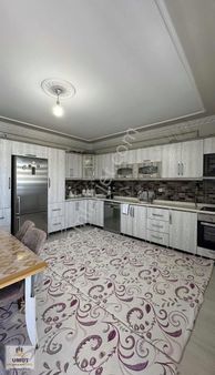 Şabaniye'de Eski Edremit Yoluna Yakın Müst. 4 Katlı Satılık Bina