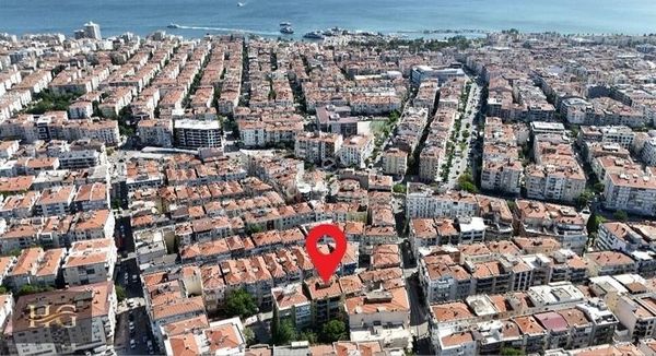 Kaşıyaka Nergiz'te Ara Kat Çift Cepheli Satılık 3+1 Fırsat Daire