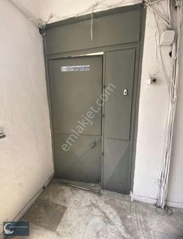 Sanayide 200 M2 Kullanım Alanı Geniş Kiralık İş Yeri