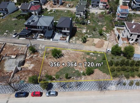 İncek Tek Sitesinde Köşe Ve Cadde Üzeri Çift Parsel