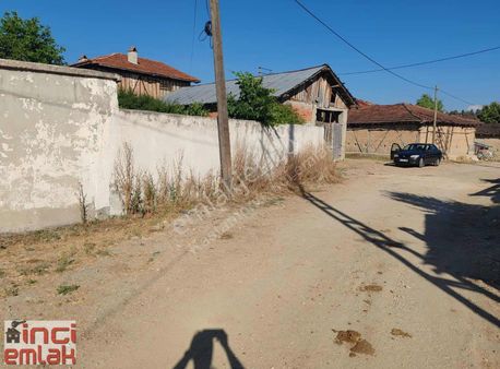 Köy Yerleşik Alanında İmarlı Arsa