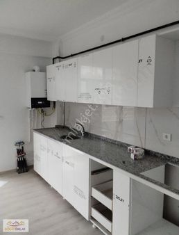 Ars Emlak Araraç Muayene Üstünde Acil Sat. Ara Kat Fırsat 2+1 Daire