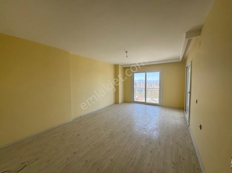 Atlas'tan Osmangazi'de Bulvar Üzeri Satılık 4+1