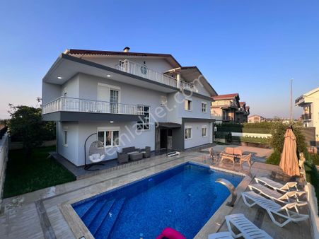 Antalya Belek'te Müstakil 6+1 Satılık Villa