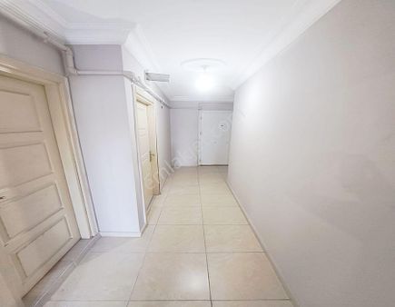 Beylikdüzü Arena'dan Merkezi Konumda Balkonlu Satılık 2+1 Daire