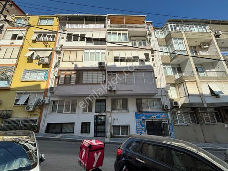 İzmirspor Metro Yakını 2+1 Bakımlı Satılık Daire