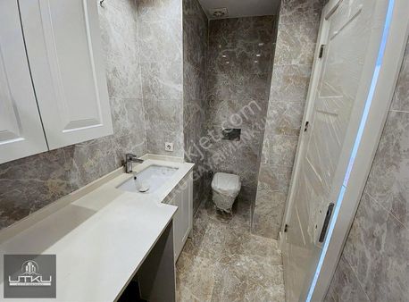 Utku'dan Suadiye'de Marmaraya Ve Metroya Yakın Balkonlu 3+1