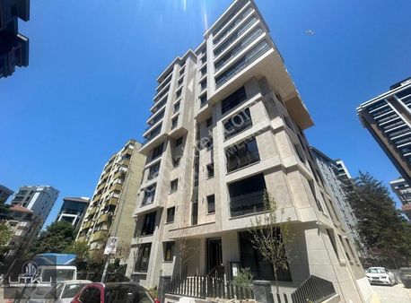 Fenerbahçe Sahilde Bağdat Cad.yakın Deniz Manzaralı Balkonlu 3+1