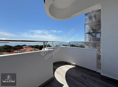Utku'da Caddebostn Cemiltopuzlu Cd.deniz Ve Adalar Manzaralı 4+1
