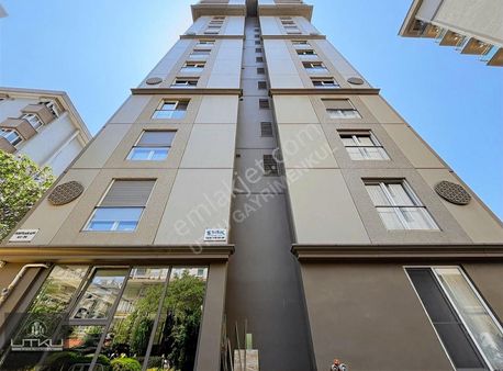 Erenköy'de Bağdat Cad,sahile Marmaraya Yürüme Mesafesinde 3+1