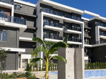 Murat Türkmen'den Antalya'da Satılık Full_yapılı Havalimanına_sadece_3km.mesafede 1+1_sıfır_daireler