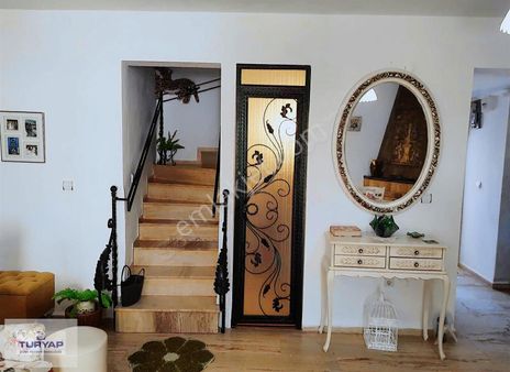Turyap 'tan Çeşme Paşalimanında 3 Dakika Kiralık Villa