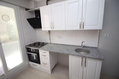 Bornova Mevlana Mahallesi Ege Üni. Yakını 1+1 Satılık Daire