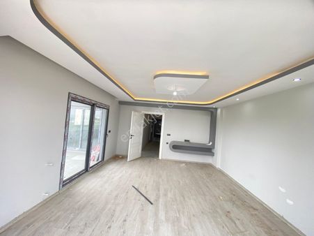 Yılmaz’dan İncirlik Yenimahalle‘de E5 Yakın Satılık 4 + 1 Açık Mutfak İskanlı