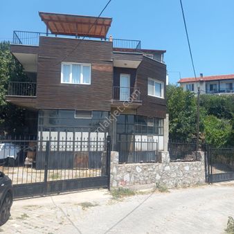 Ozdere Emels Emlaktan Cumhurıyet Mah.de Mustakıl 2daıre 1 Çalışma Odalı Ozel Ev