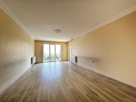 Ascelik"den" 4+1 Lüx Yapili Cift Balkonlu Cift Banyolu Geniş M2 Daire !!