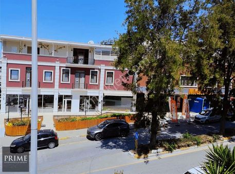 Kuşadası Nda Ful Deniz Manzaralı Eşyalı 2+1 Daire