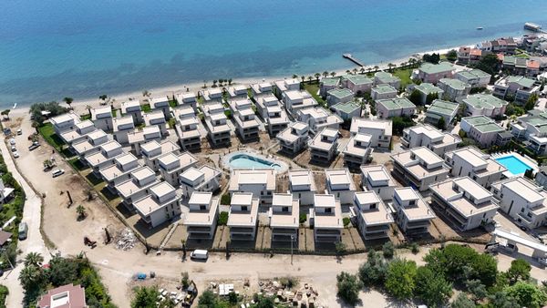 Sonsuz Maviyle Tanışın Denize Sıfır 4+1 Villalar