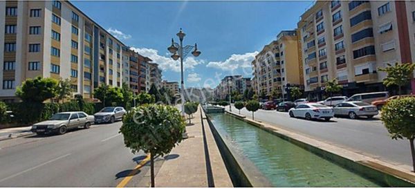 Değer'den Fahri Kayahan Cadde'de 4+1 Yüksek Giriş Daire