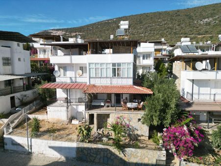Panoramik Deniz Manzaralı Villa