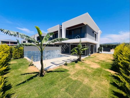 Davutlar Da 3+1 Özel Havuzlu Sıfır Villa
