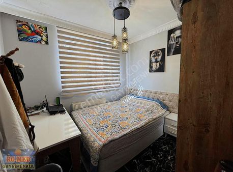 Arnavutköy Merkez'de Acil Satılık Geniş 2+1 100m2 Bahçe Katı