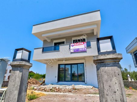 Salihleraltı, Maviköy Sitesinde Müstakil Sıfır Villa.