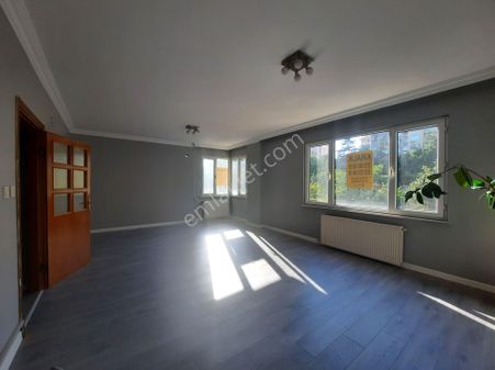 Gayrettepede 3+1 130 M2 2. Kat Asansörlü Kombili Balkonlu Ofis Katı