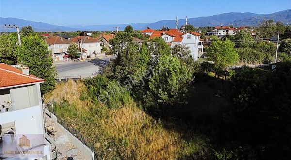 Hür Gayrimenkul'den Karapürçek Hocaköyünde Ana Yol Kenarı Parsel