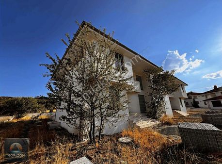 Golfkent Balıkuyumcu Çiftlikevler Anayola Cephe Köşe Villa