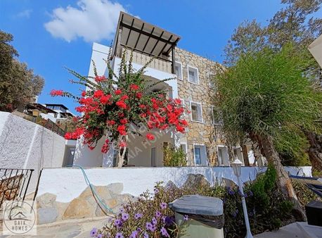 Satılık Bodrum Umurca Havuzlu Nezih Sitede 2+1 Daire