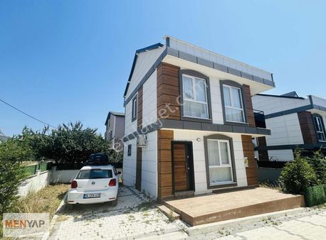 Site İçerisinde Köşebaşı Eşyalı İskanlı 3+1 Müstakil Villa