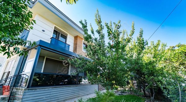 Döşemealtı Yeşilbayır'da Merkezi Konumda İkiz 3+1 Villa Fırsatı