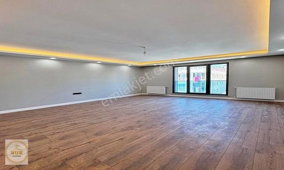 Nur Yapı'dan Metrobüse Çok Yakın %75 Kredi İmkanıyla Satılık D.