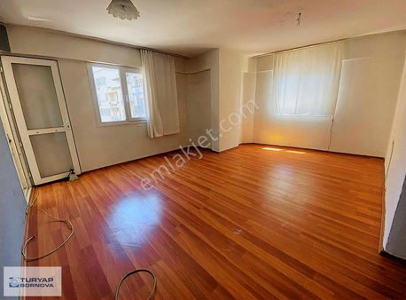 Turyap'tan Bornova Merkezde Satılık Ara Kat Boş 3+1 Daire