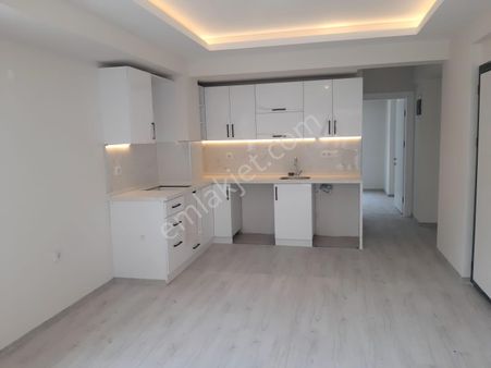 Stop’tan Erasta Avm Yakını 1+1 Satılık