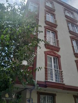 Mavili Bahçede Arakat 2+1 İskanlı Satılık Daire