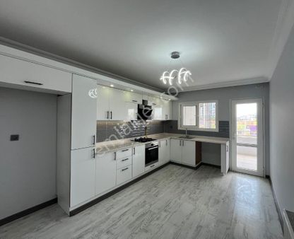 İz'den Bulvar Üzeri Ultra Lüks 4+1 Kapalı Mutfak