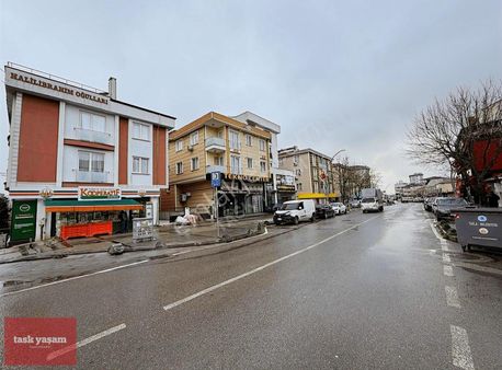 Tuzla Mimarsinan'da Emiroğlu Caddesinde Satılık 3+1 Daire