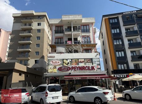 Tuzla Mimar Sinanda Cadde Üstü Satılık 2+1 Daire