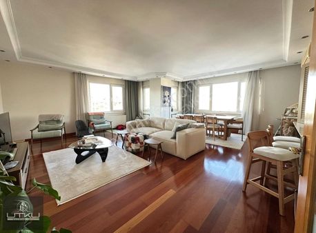 Utku'dan Bostancıda Marmaray Sahile Yakın 3+1 5m2 Balkonlu Daire