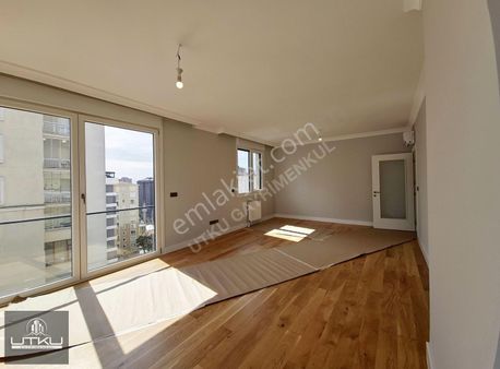 Utku'dan Suadiye Anatolia Has. Ve Bağdat Caddesine Yakın 3+1