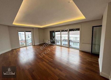 Bostancı'da 185 M2 4+1 Ebeveyenli Yeni Binada Emsalsiz