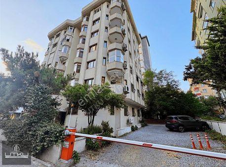 Kozyatağı Kozzy Avm,marmaraya,metroya,sahile Yakın Balkonlu 4+1